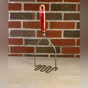 Vintage Kitchen Potato Masher Red Wooden‎ Handled Utensil Mid-Century